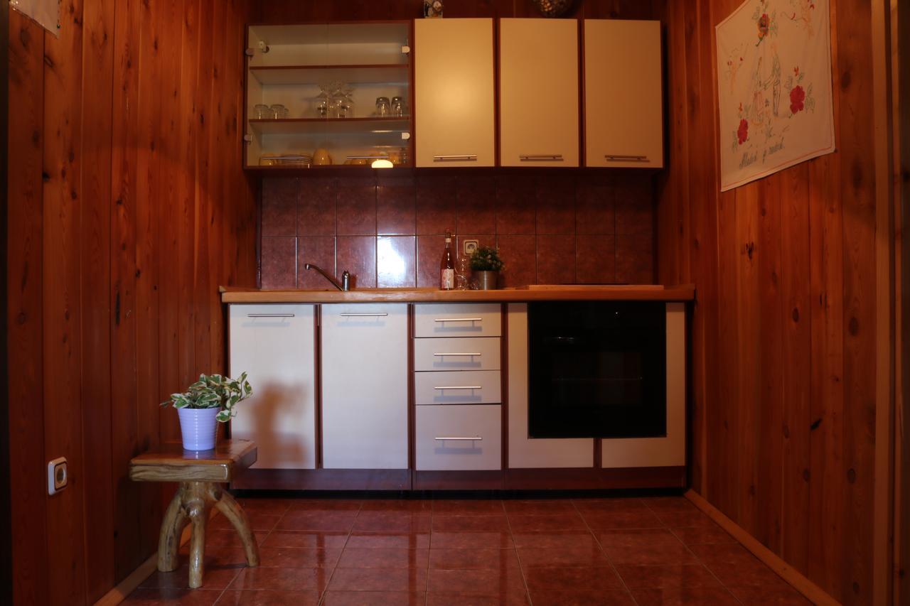 Apartment Iko Rakovica Exterior foto
